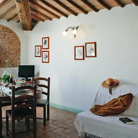 Fattoria Bio Pieve A Salti Apartment *